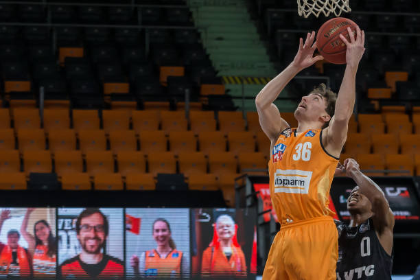 配合默契 配合默契