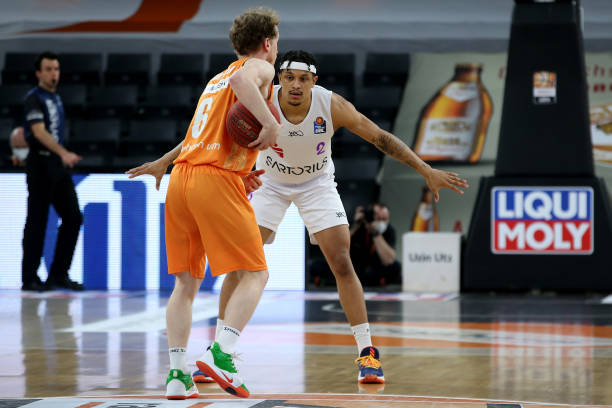 帮助球队扭 帮助球队扭