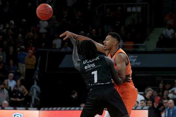 他通过连续 他通过连续