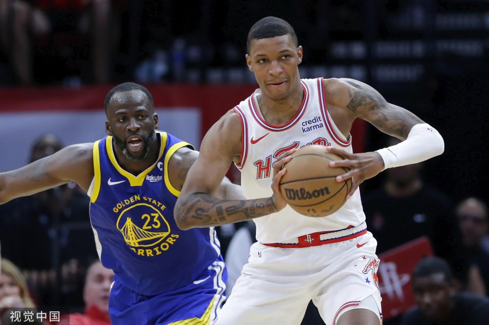 足球比赛中 足球比赛中